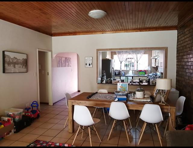 3 BEDROOM FREESTANDING RENTED IN RANDHART